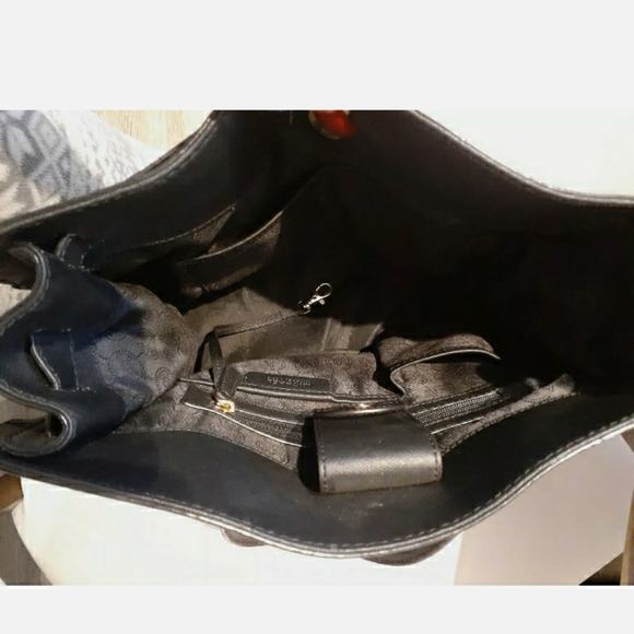 Michael Kors large - Picture 8 of 10